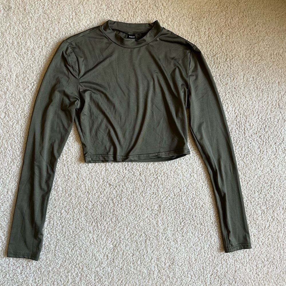 Olive green cropped long sleeve